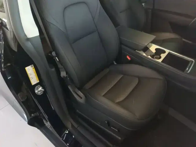 Tesla Model Y — Фото автомобиля 24