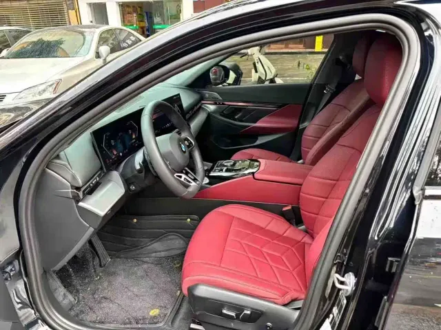 BMW 5 Series — Фото автомобиля 2