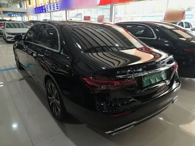 Mercedes-Benz E-Class — Фото автомобиля 4