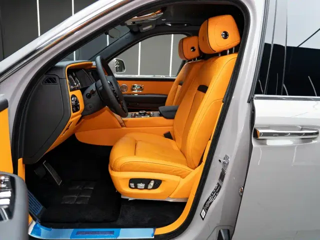 Rolls-Royce Cullinan — Фото автомобиля 11