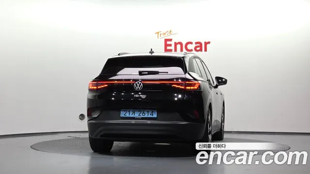 Volkswagen ID.4 — Фото автомобиля 4
