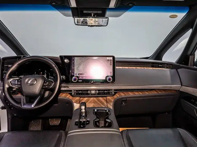 Lexus LM — Фото автомобиля 25