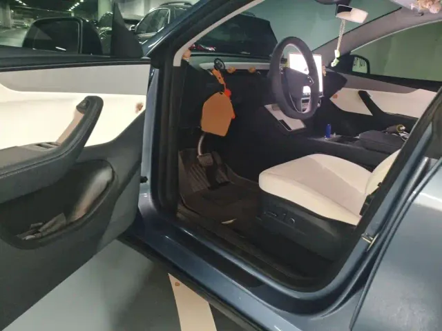 Tesla Model Y — Фото автомобиля 13
