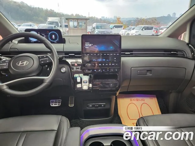 Hyundai Staria Staria 4WD Lounge 9 мест — Фото автомобиля 7