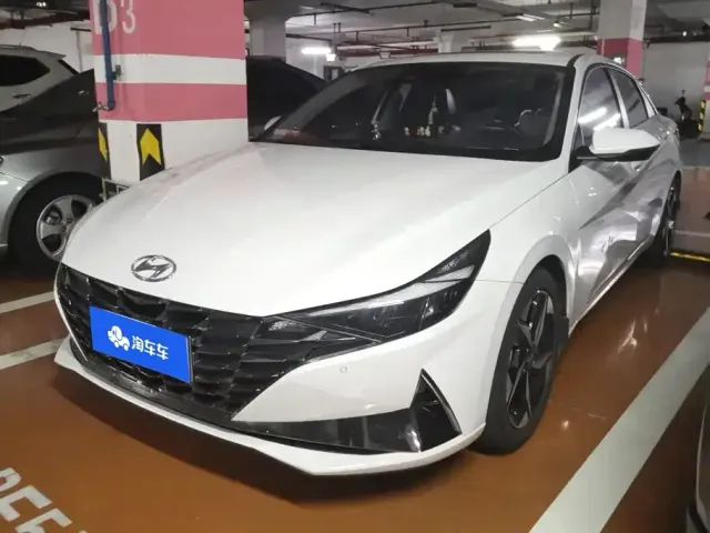 Фотография автомобиля — Hyundai Elantra