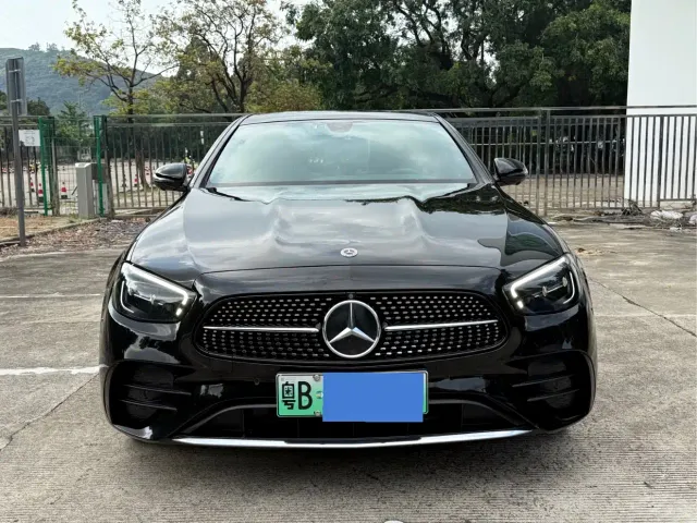 Mercedes-Benz E-Class — Фото автомобиля 2