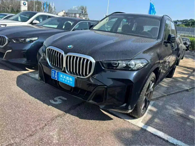 Фотография автомобиля — BMW X5