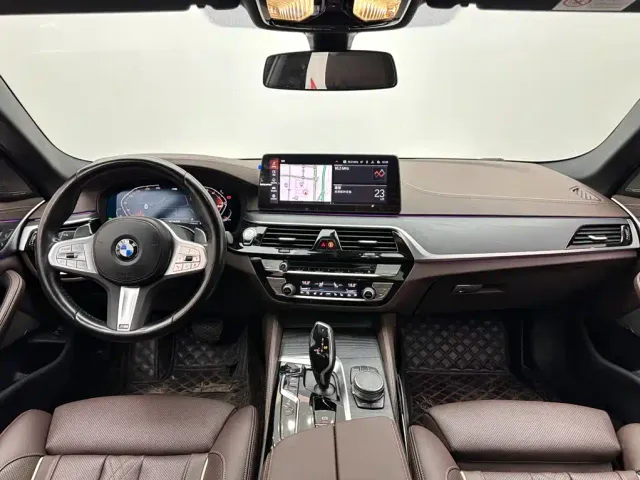 BMW 5 Series — Фото автомобиля 10
