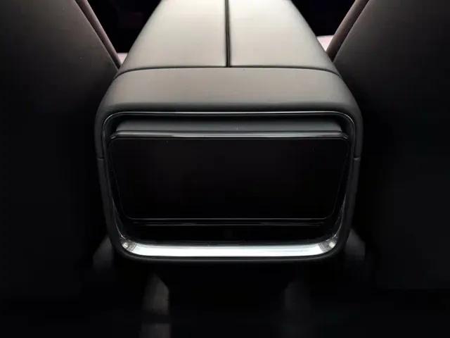Xiaomi SU7 — Фото автомобиля 17