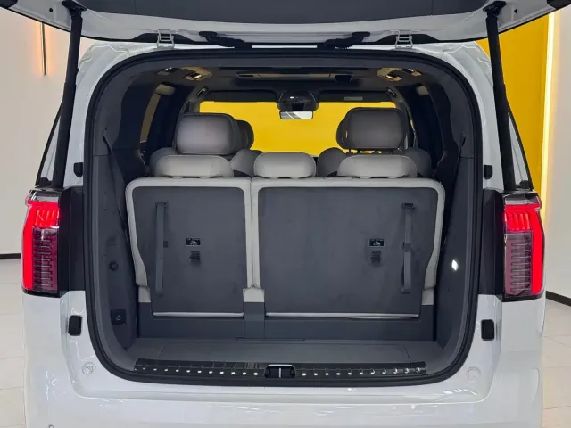ZEEKR Zeekr 009 2024 7-Seat Aisle AWD Version 108kWh — Фото автомобиля 24