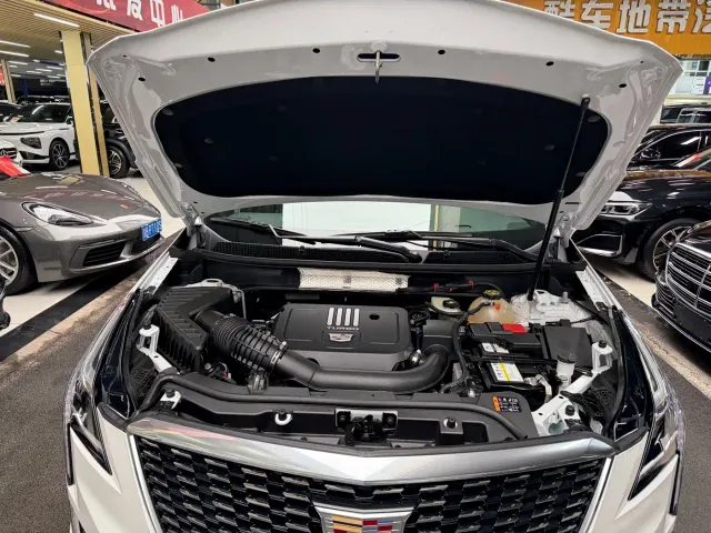 Cadillac XT5 — Фото автомобиля 30