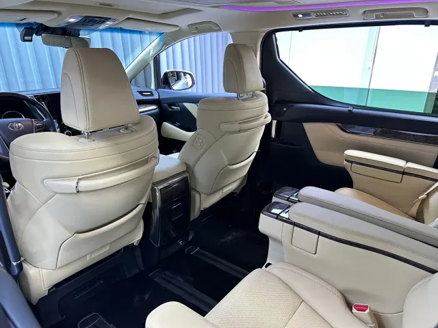 Toyota Vellfire — Фото автомобиля 15
