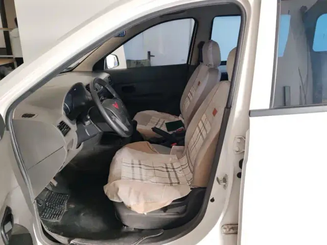 Wuling Hongguang — Фото автомобиля 9