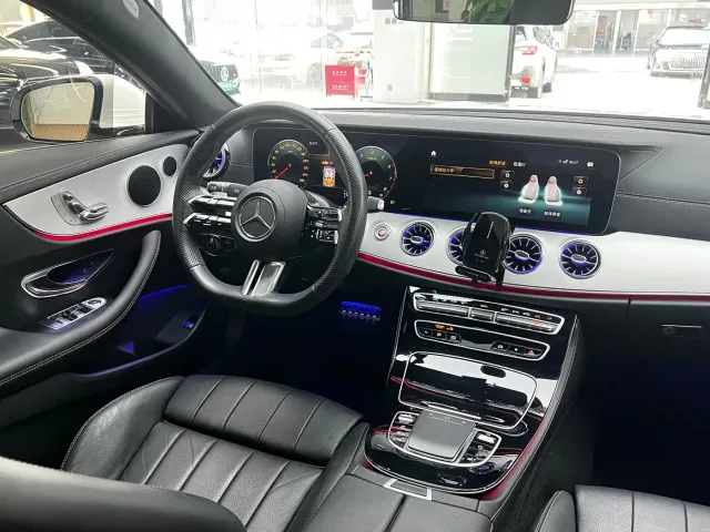 Mercedes-Benz E-Class — Фото автомобиля 21