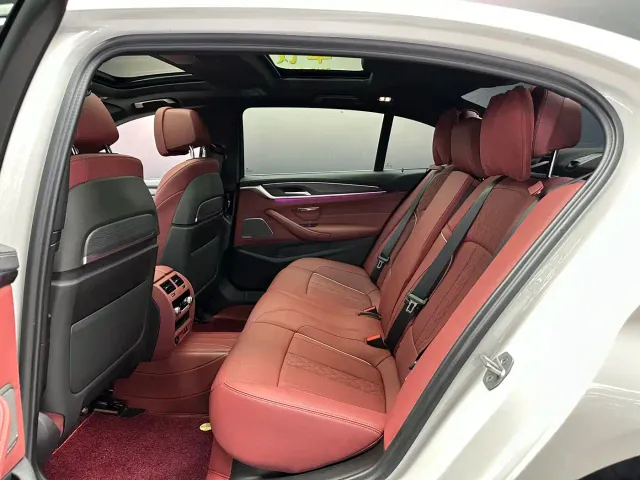 BMW 5 Series — Фото автомобиля 7