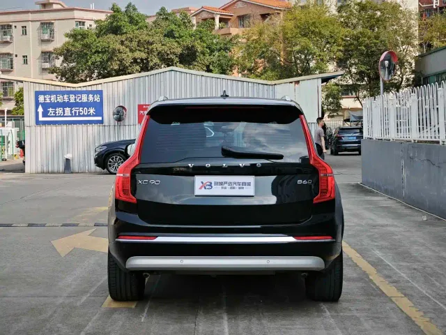 Volvo XC90 — Фото автомобиля 5
