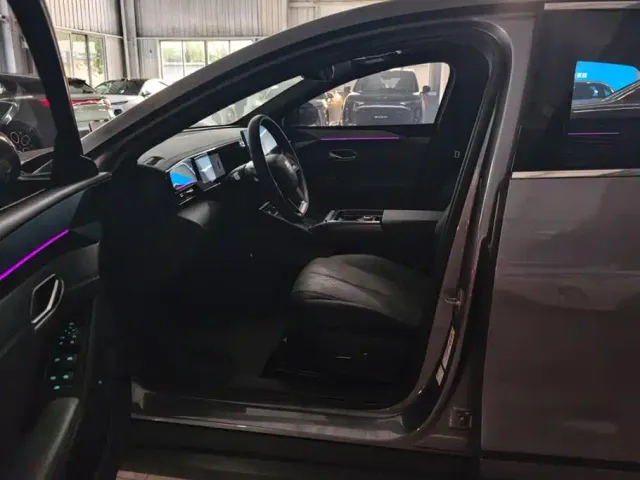 BYD Qin L — Фото автомобиля 9