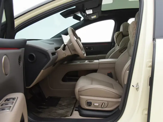 Li Auto i6 — Фото автомобиля 14