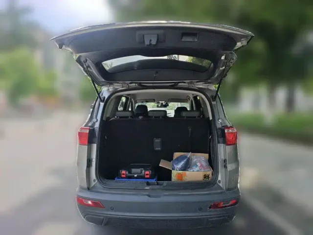 Wuling Hongguang S3 — Фото автомобиля 9