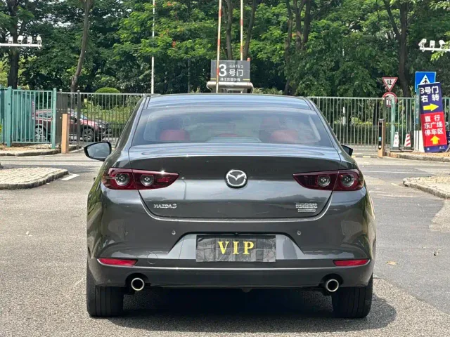 Mazda Axela — Фото автомобиля 13