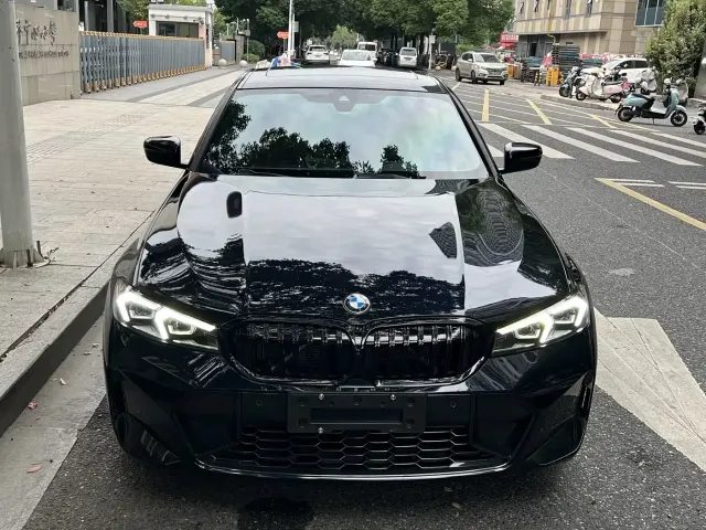 BMW 3 Series — Фото автомобиля 2