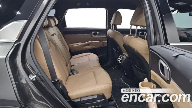 Kia Sorento Новый Sorento 4 поколение Бензин 2.5T 2WD — Фото автомобиля 9