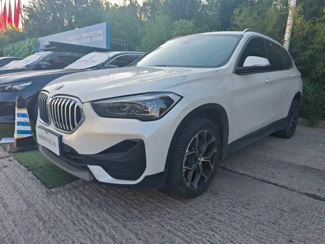 Фотография автомобиля — BMW X1