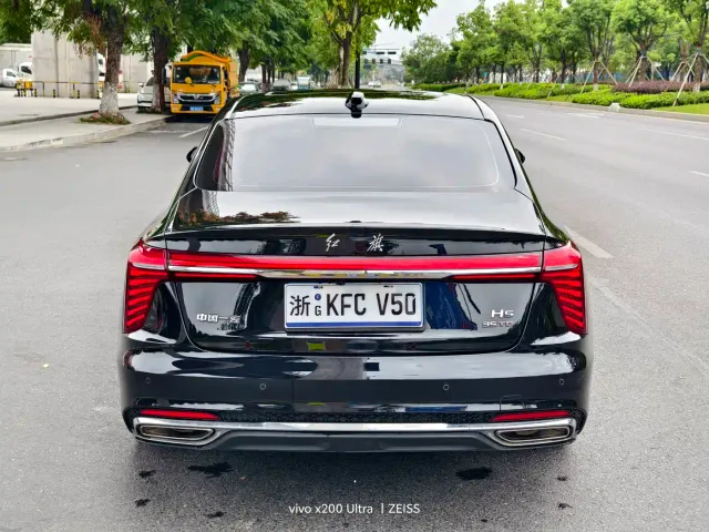 Hongqi H5 — Фото автомобиля 13