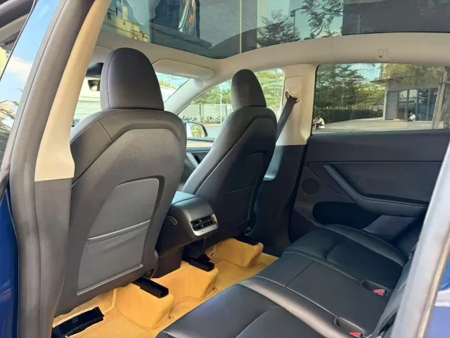 Tesla Model Y — Фото автомобиля 10