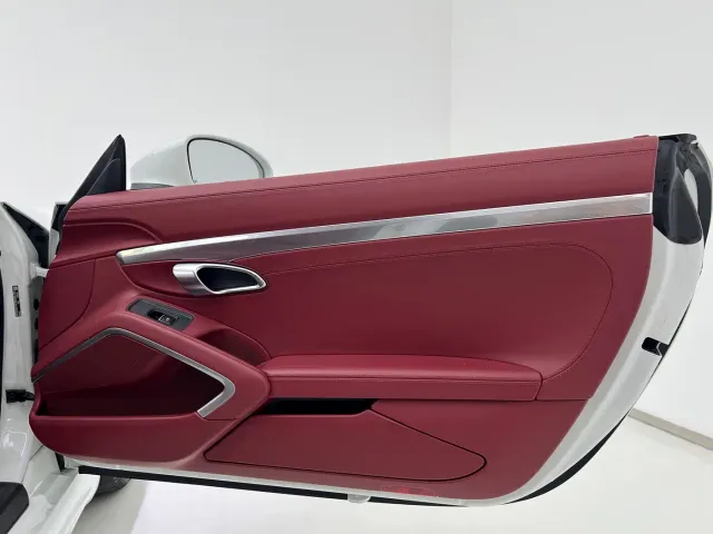 Porsche 718 — Фото автомобиля 16