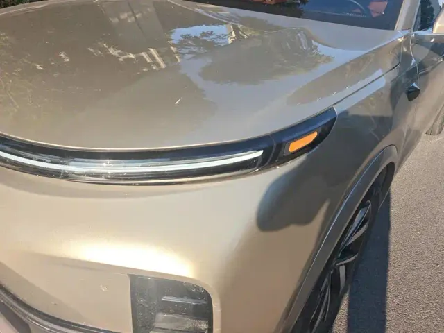 Li Auto L8 — Фото автомобиля 5