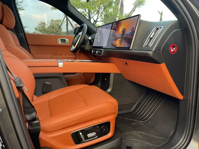 Li Auto L8 — Фото автомобиля 7