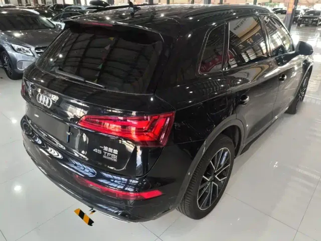 Audi Q5L — Фото автомобиля 6