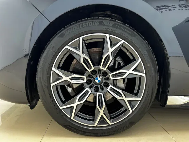 BMW 7 Series — Фото автомобиля 5