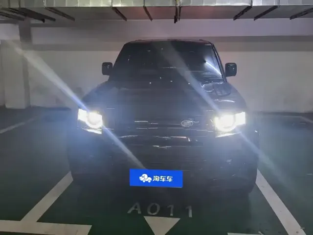Land Rover Defender — Фото автомобиля 2