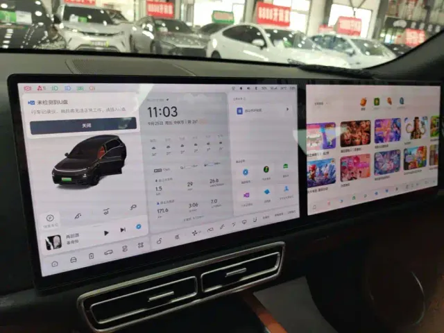 Li Auto L8 — Фото автомобиля 12