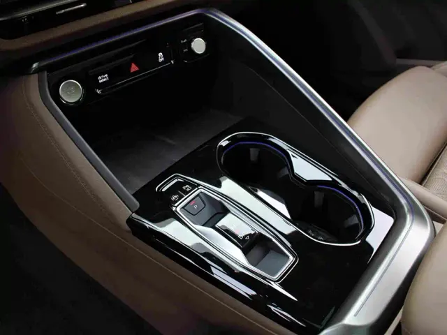Audi Q5L — Фото автомобиля 8