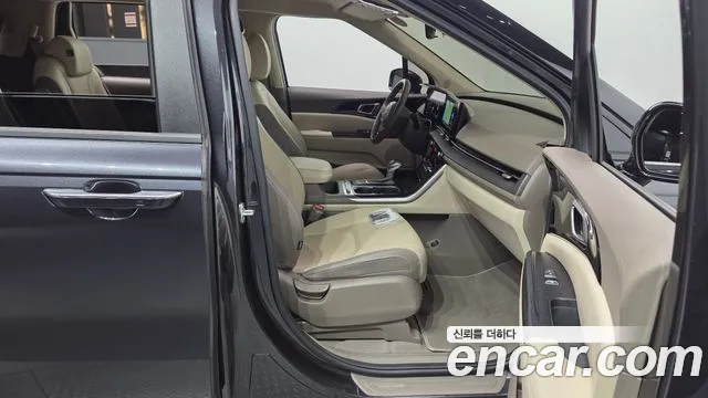 Kia Carnival Generation 4 — Фото автомобиля 16