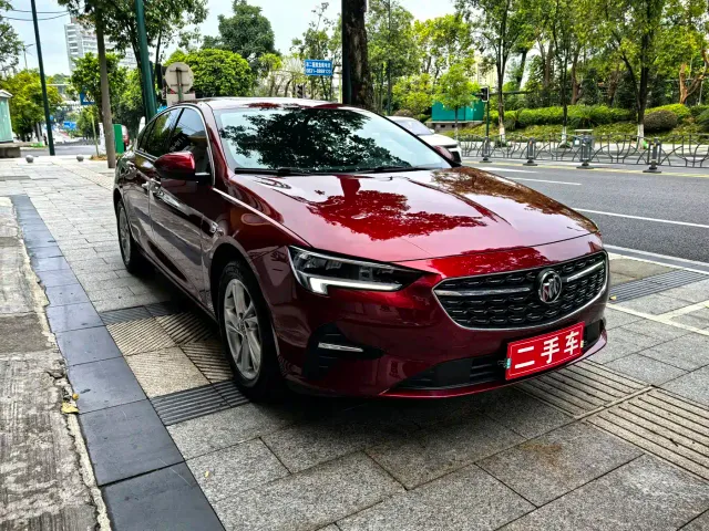 Buick Regal — Фото автомобиля 3
