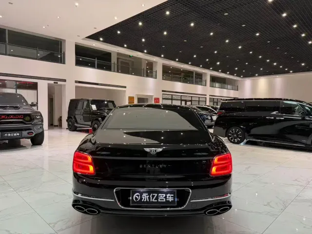 Bentley Flying Spur — Фото автомобиля 10