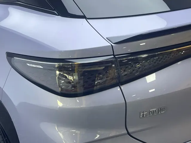 BYD Sealion 07 EV — Фото автомобиля 10