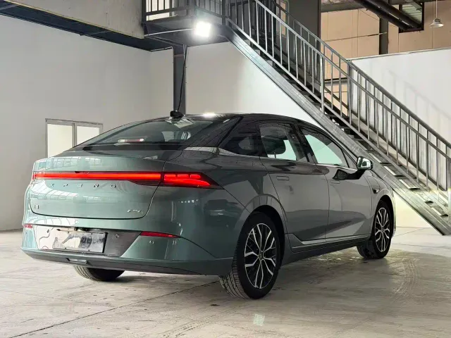 Xpeng P5 — Фото автомобиля 8