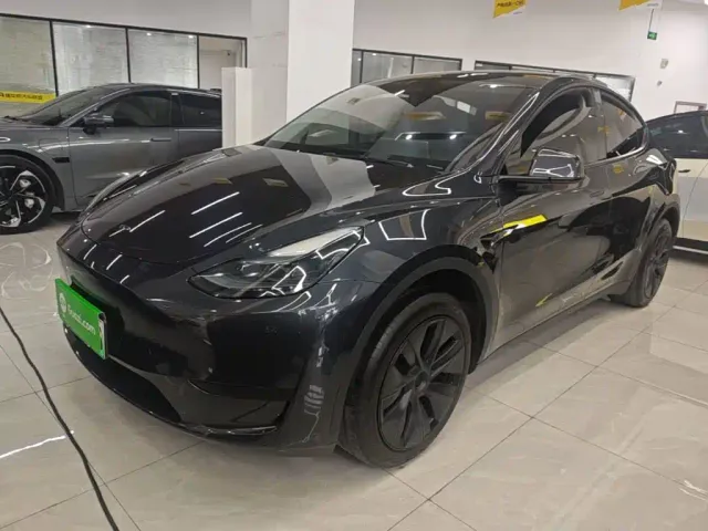 Фотография автомобиля — Tesla Model Y