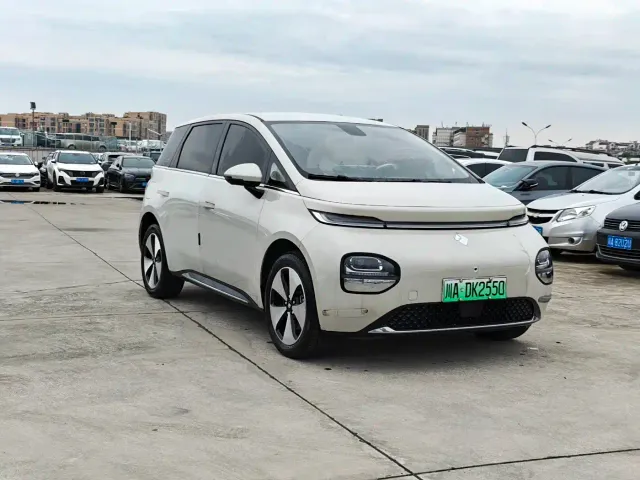 Baojun Cloud — Фото автомобиля 3