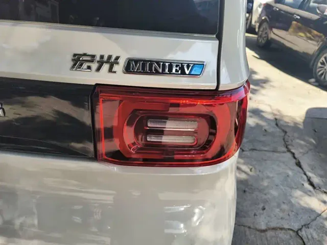 Wuling Hongguang Mini EV — Фото автомобиля 7