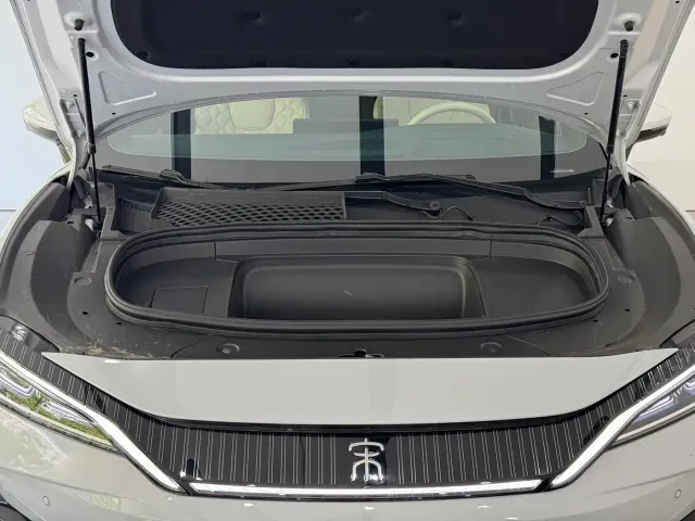BYD Song L EV — Фото автомобиля 4