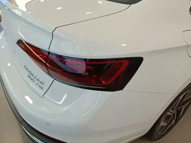 Volkswagen Sagitar — Фото автомобиля 7