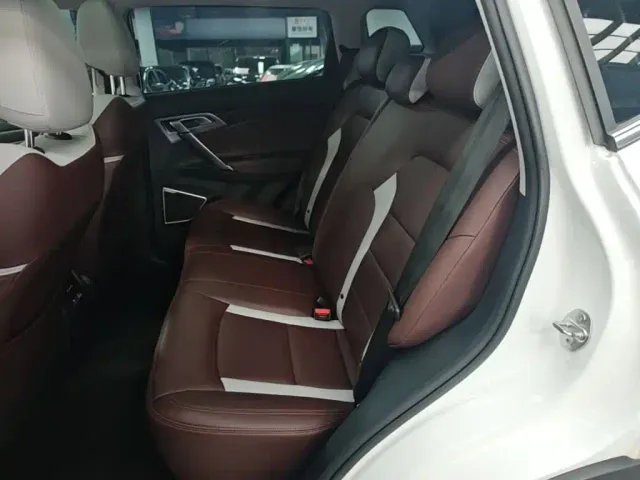 Geely Boyue — Фото автомобиля 16