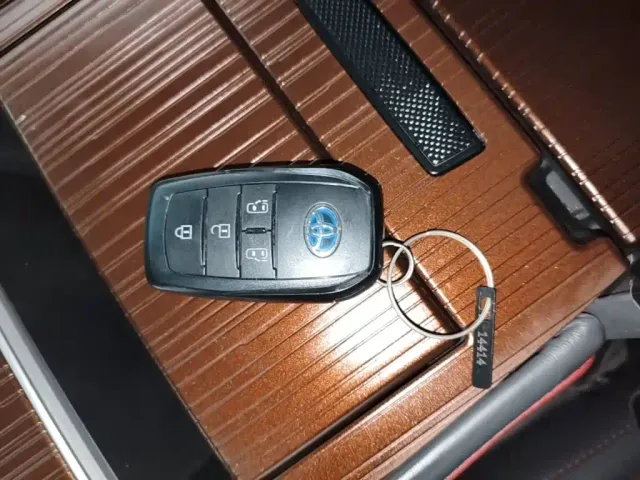 Toyota Granvia — Фото автомобиля 8
