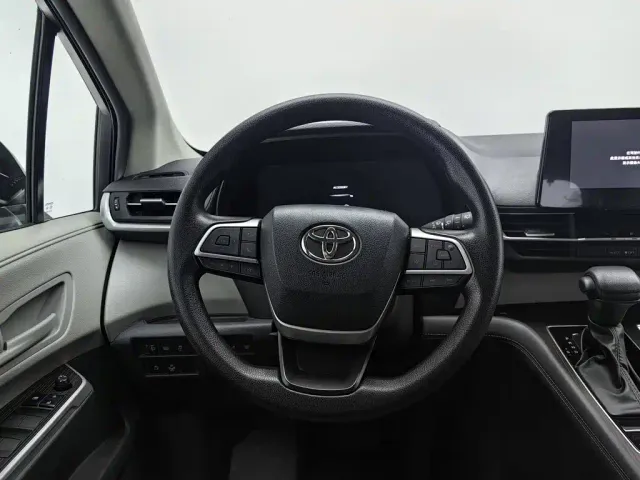 Toyota Granvia — Фото автомобиля 11